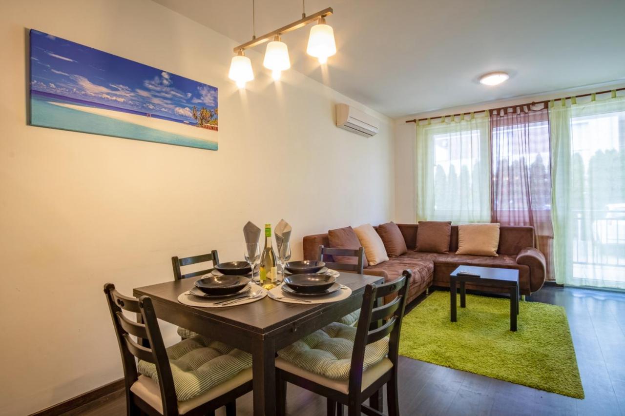 Myflat Siofok Beach Apartment Екстериор снимка