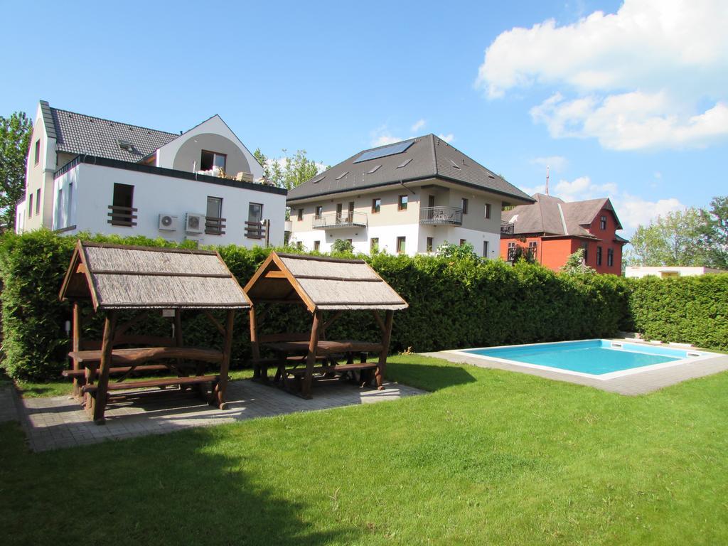 Myflat Siofok Beach Apartment Екстериор снимка